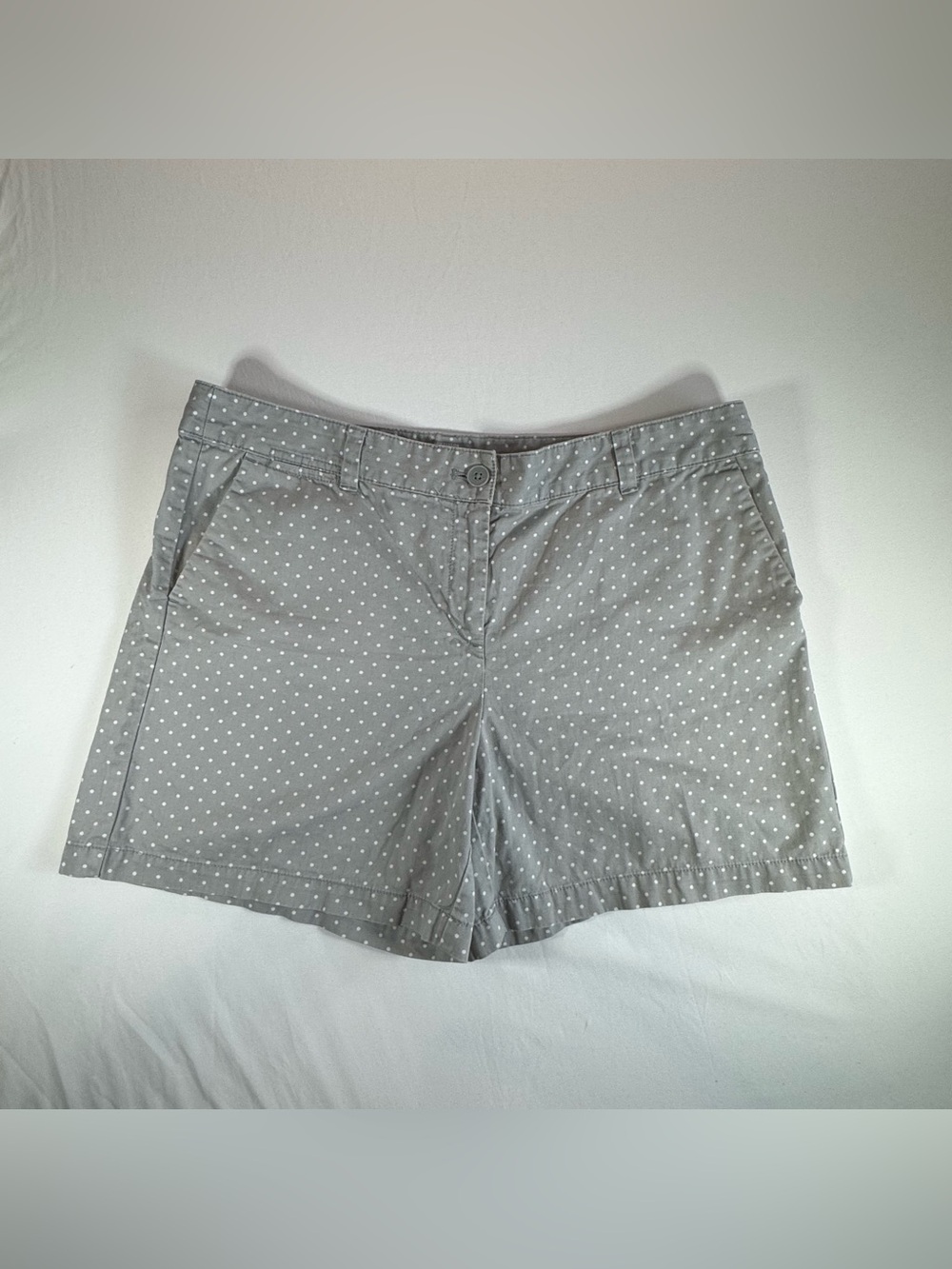 Ann Taylor Loft Women's Gray Polka Dot Shorts Mid Rise Pockets Size 14